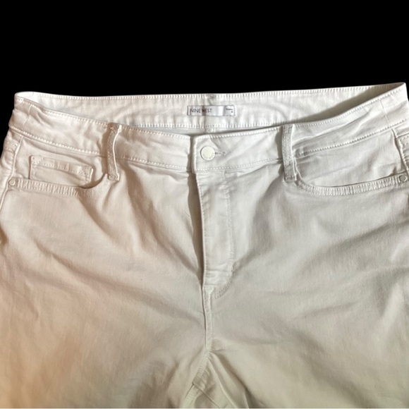 Nine West Women's Straight Leg Jeans in Cream, Plus Size 18 - Picture 6 of 11